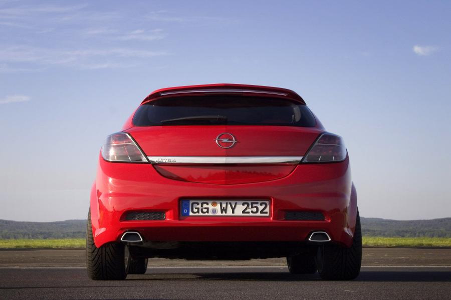  Opel Astra High Performance Concept 2004 года  (фото 8 из 17)